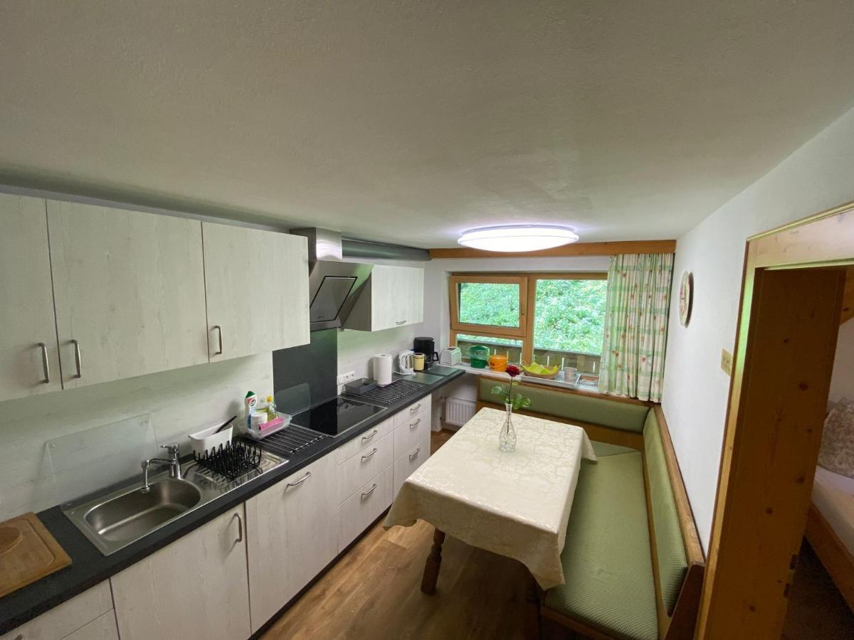 Apartamento Haus Waldrand Oberndorf in Tirol Exterior foto