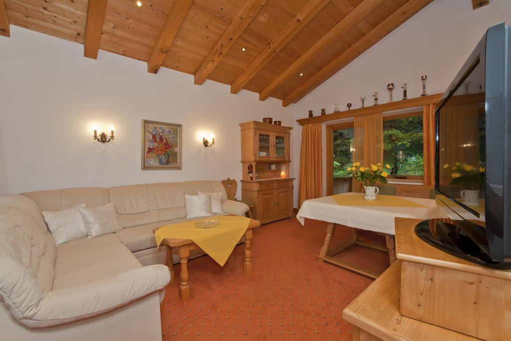 Apartamento Haus Waldrand Oberndorf in Tirol Exterior foto