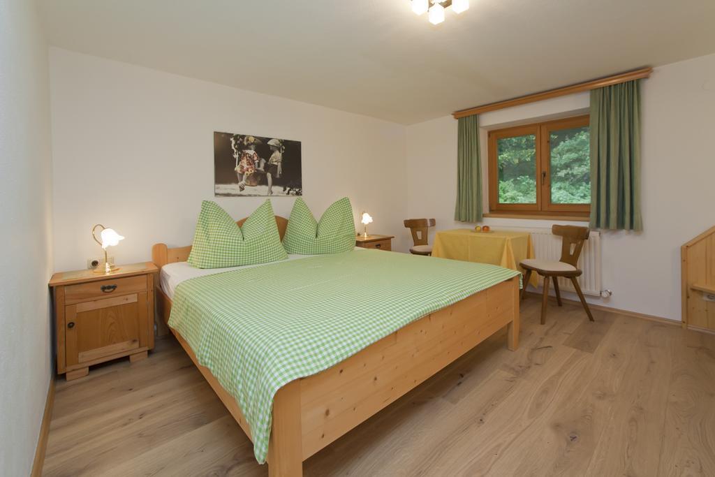 Apartamento Haus Waldrand Oberndorf in Tirol Exterior foto